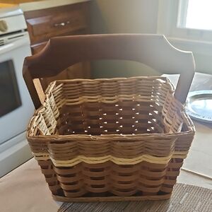Foxcreek Rustic Tan and Brown Woven Basket 9x9